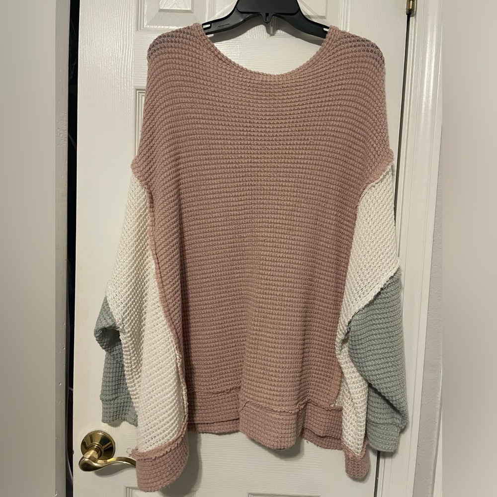 Cute light weight sweater  size large